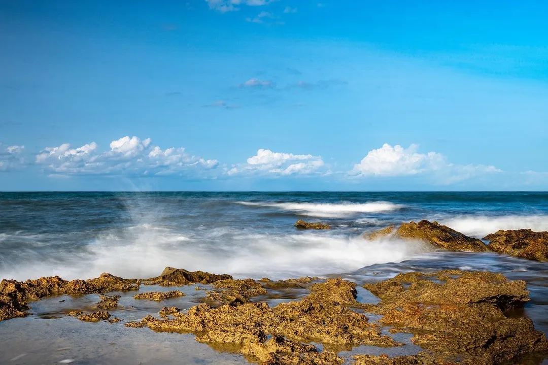 沖繩縣海邊27日發生一起死亡意外。（示意圖，非事發地點／Pixabay）