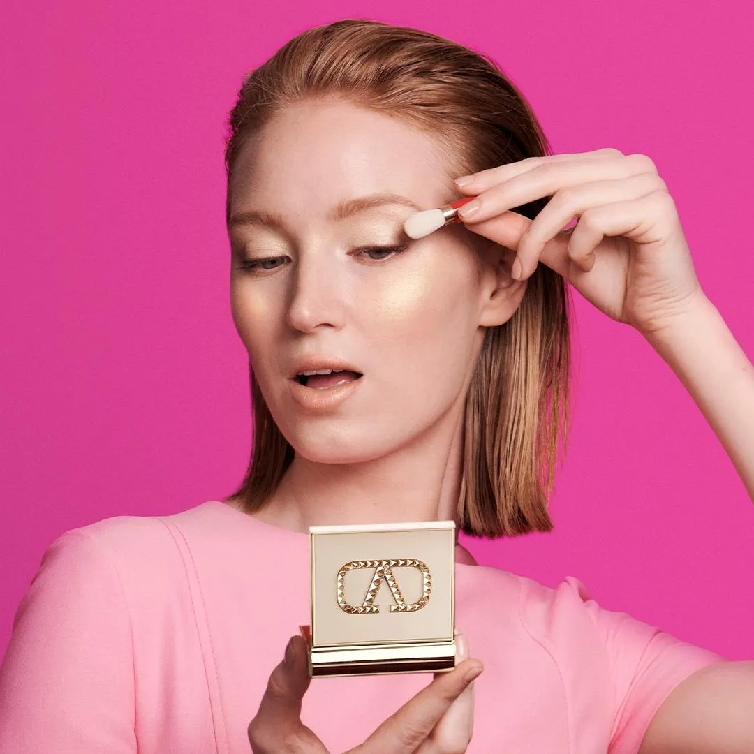 義大利精品美妝品牌VALENTINO BEAUTY風靡台灣美妝圈，但官方證實2025年12月31日將撤出台灣。（圖／翻攝自Facebook@Valentino Beauty TW）