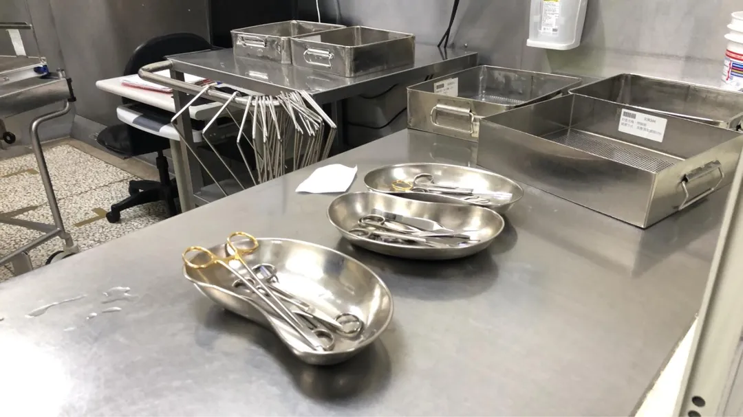 花蓮慈濟醫院指出,目前已在災區現場完成502例清創、縫合等外傷手術。(圖/翻攝自花蓮慈濟醫院臉書)