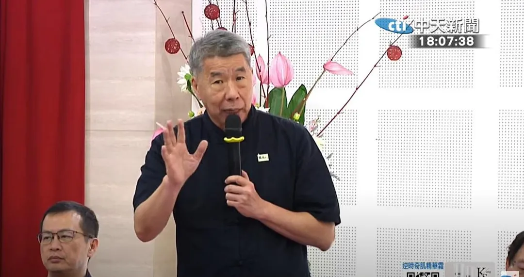 張亞中認為若是能替台灣人民找到兩岸和平的生機何嘗不會受到民眾和台商的支持。（圖／中天新聞）