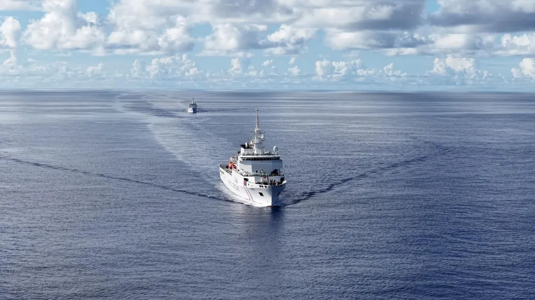 敦睦支隊雙艦縱隊。(圖/海巡署)