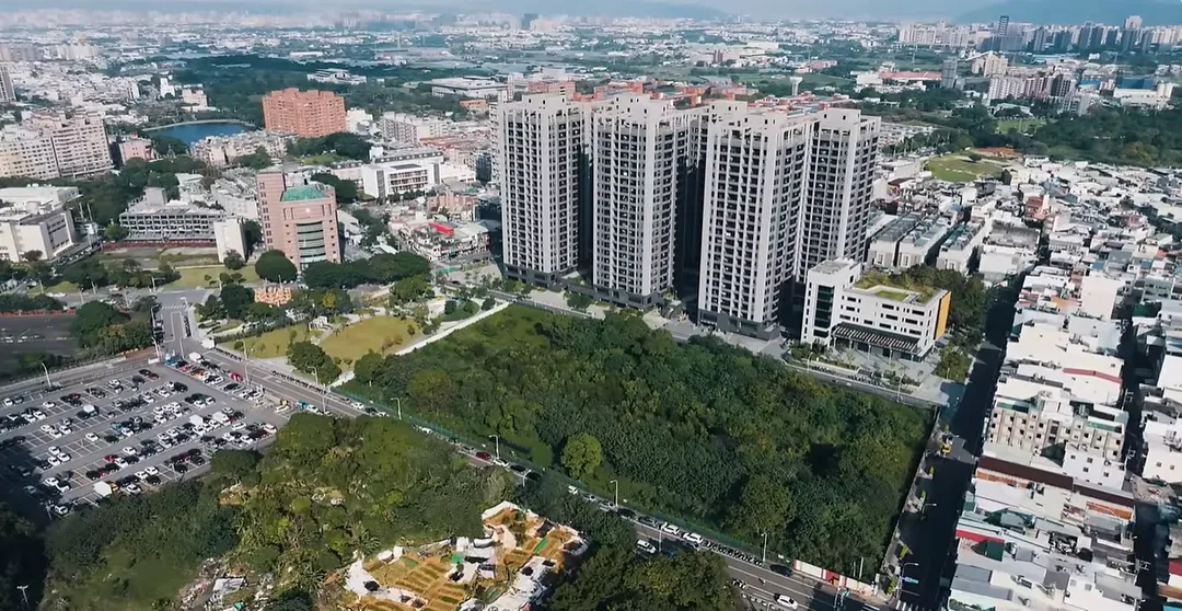 中壢一號社會住宅周邊機能完備(圖/截自寵物友善宅影片)