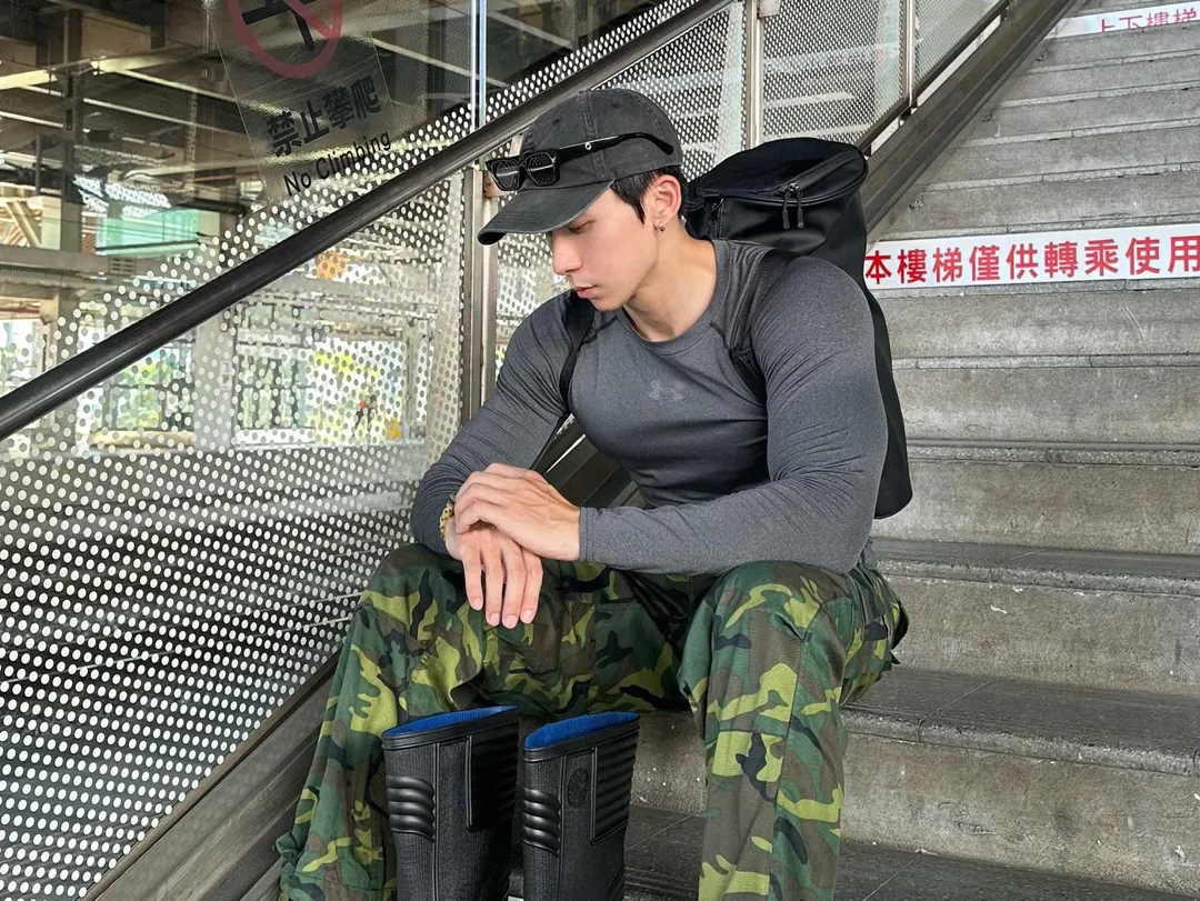 猛男團EROS單飛成員Rock（李振瑋）連假期間南下花蓮救災。（圖／翻攝IG rocklee1024）