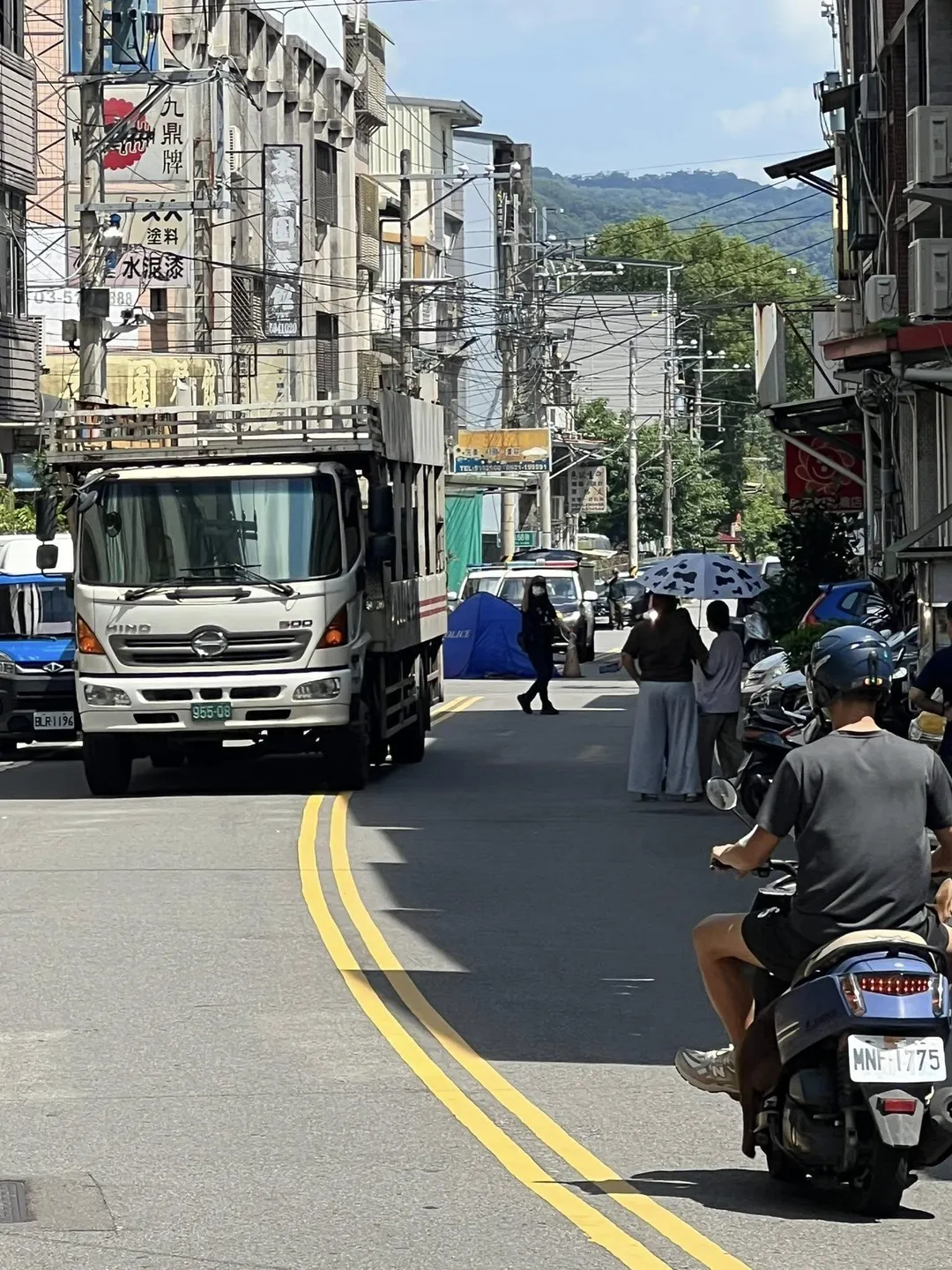 新竹縣一名84歲婦人因為貨車視線死角，竟當場被輾斃。（圖／翻攝臉書我是新竹縣北埔人）