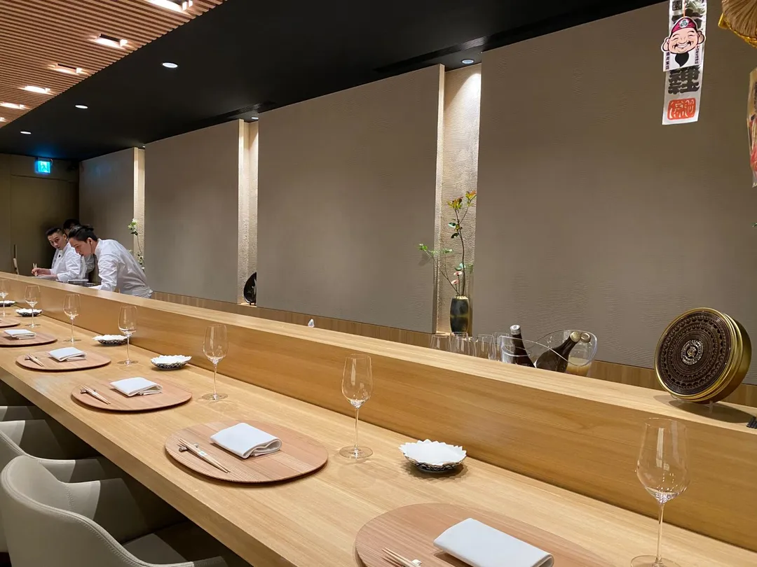 此處的板前座敷與一般日料店有些許不同。(圖/黃宏輝提供)
