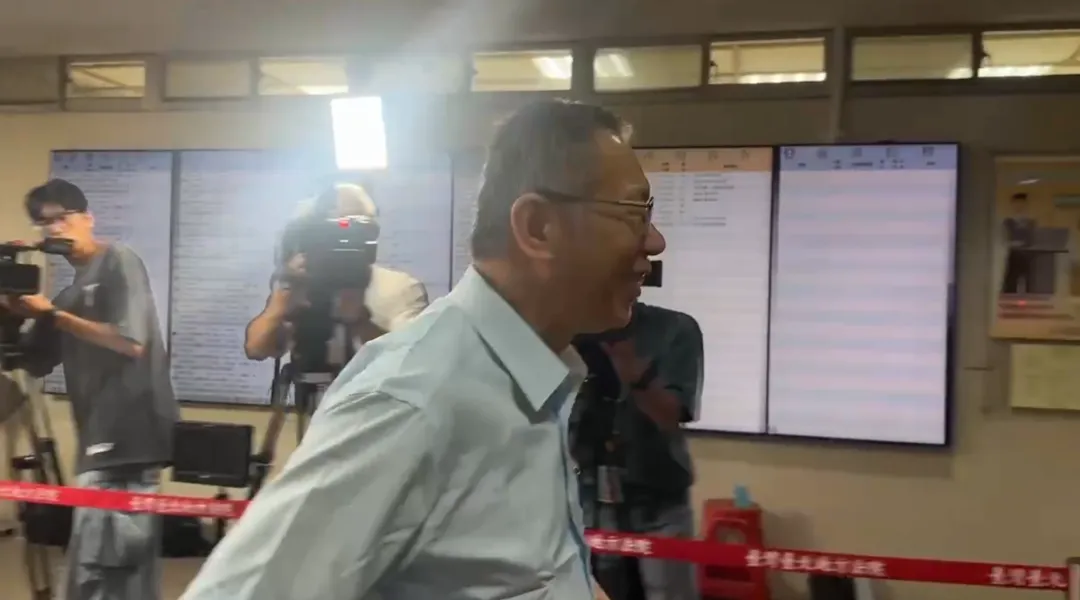柯文哲2日出庭。（圖／中天新聞）