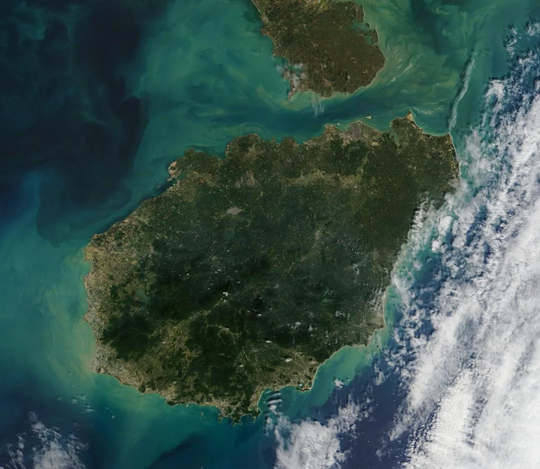 海南島衛星照片。(圖/維基百科-NASA)