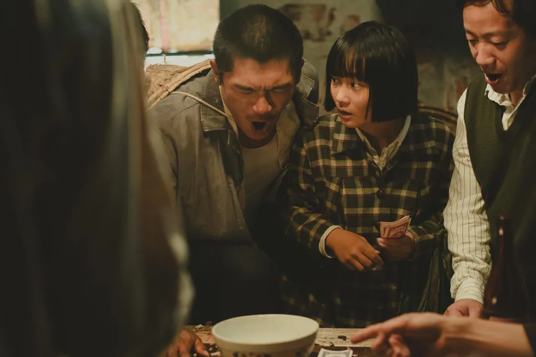 天才演員方郁婷、柯煒林於電影《大濛》中首度搭檔主演。(圖/華文創 提供)