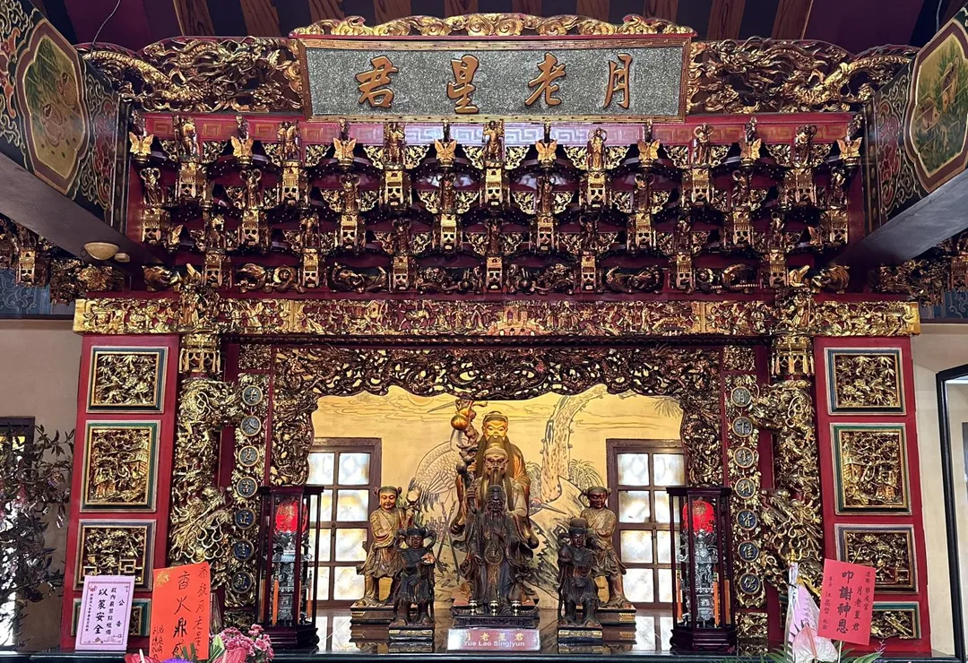 農曆8月15日也是月下老人生日，想求姻緣的單身族務必謹記拜拜5禁忌，才能早日收穫好緣份。圖為台中樂成宮月老神像。（圖／楊登嵙提供）