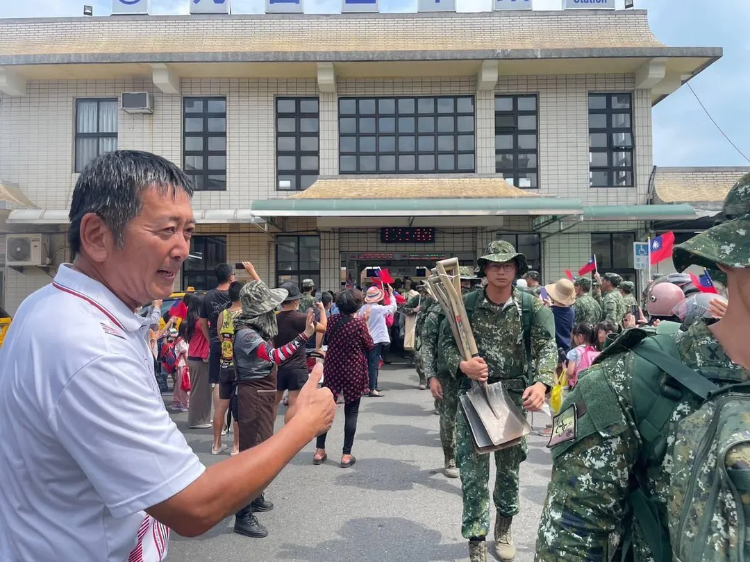 救災官兵採兵力輪替方式持續協助災區復原。(圖/國防部)