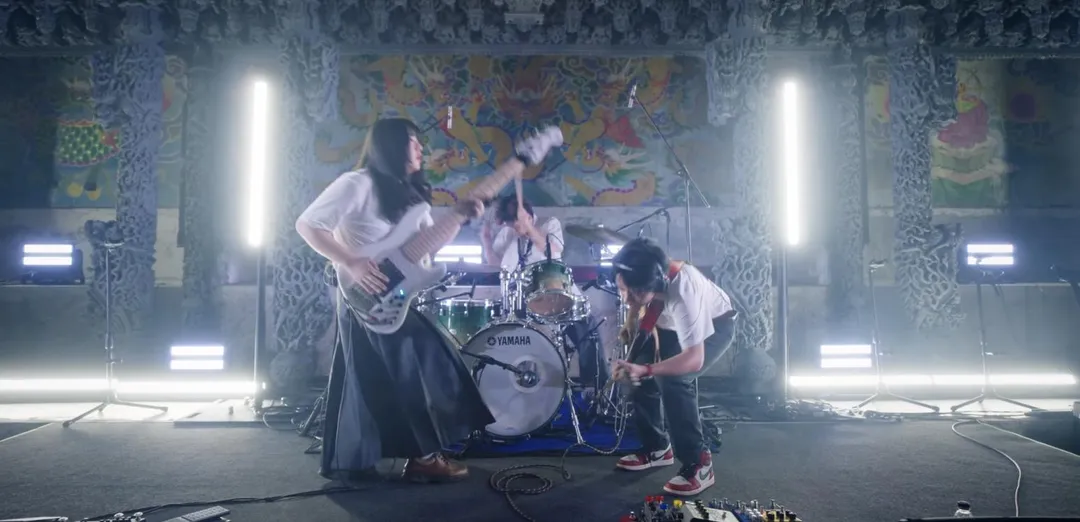 共振效應的吉他手馮羿，曾在12歲時被封為「台灣烏克麗麗神童」。（圖／《樂團祭》提供）