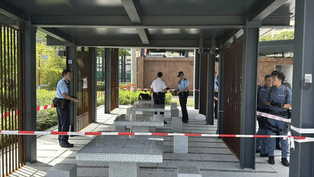 事發地點在紅磡海心公園涼亭內棋桌旁。（圖／香港01）