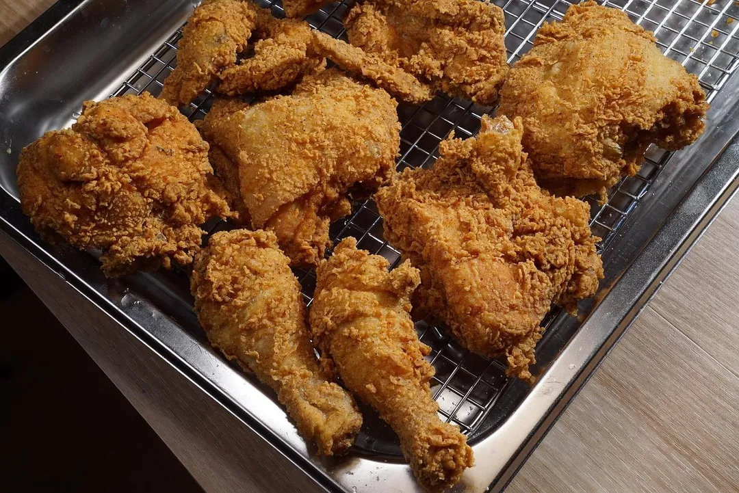 專家指出，雖然無法每天自煮，但可以在點餐時做出更明智的選擇，例如挑選清蒸或乾煎的料理，避免過多勾芡與醬汁。（示意圖／Pixabay）