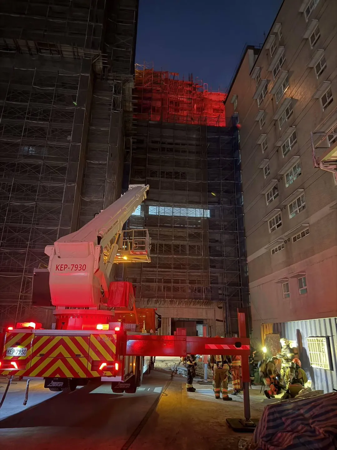 屏東基督教醫院新建工地，今日傳出火警消息，所幸無人受困受傷。（圖／屏東縣消防局）
