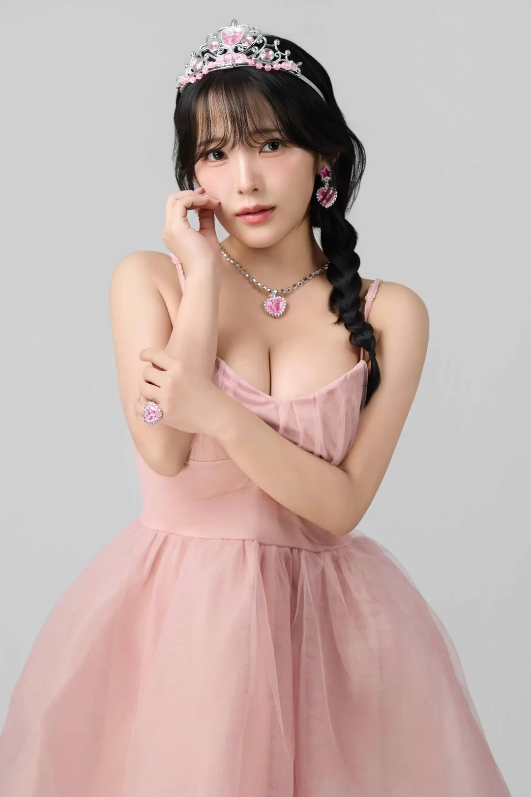 天木純擁有I級美胸。(圖/Onederfour萬德佛提供)
