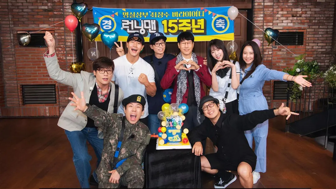 為歡慶《Running Man》播出15週年，成員都穿著15年前的服裝。（圖／中天綜合台提供）