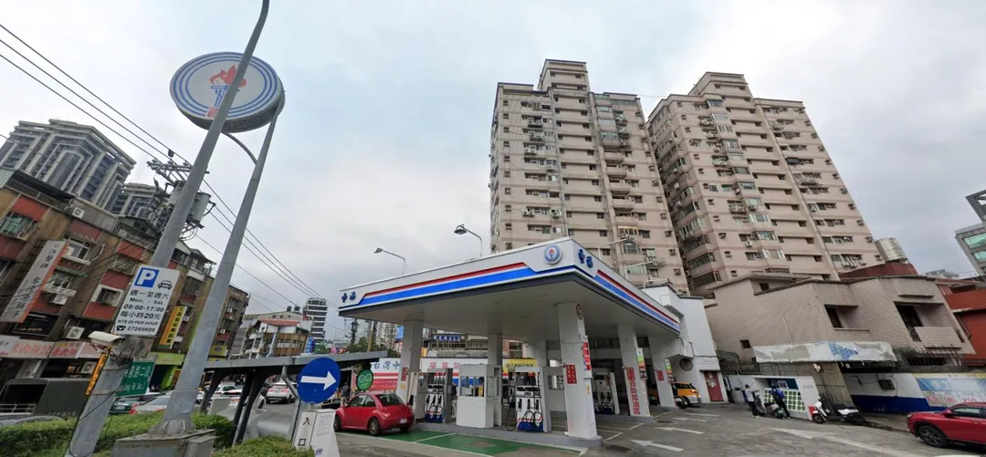 台北市文山區興隆路的中油福華站所開出，一位民眾在該站加油消費82元，透過雲端發票獲得專屬百萬元獎。（圖／翻攝自Google街景圖）