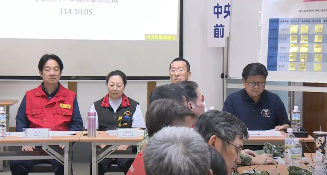 由左而右為賴清德、徐榛蔚、顧立雄和傅崐萁。（圖/中天新聞）