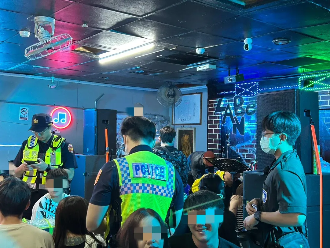 桃園市警局中壢分局會同移民署桃園專勤隊，執行臨檢專案，查獲15名失聯移工。（圖／警方提供）