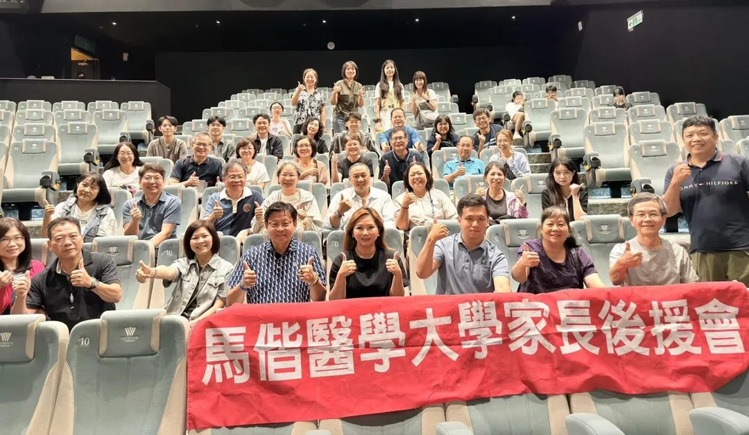 《突破：三千米的泳氣》情節勵志，引爆國片熱潮，馬偕醫學大學家長後援會包場支持。（圖／李㼈 提供）