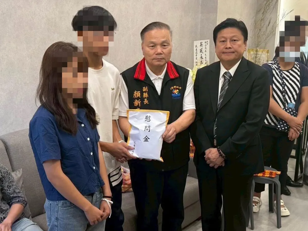國民黨立院黨團總召傅崐萁7日下午前往林老闆靈堂弔唁並慰問家屬。（圖／傅崐萁臉書）