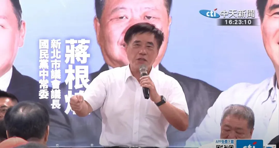 國民黨主席候選人之一郝龍斌8日下午前往新北市爭取黨員支持。（圖／中天新聞）