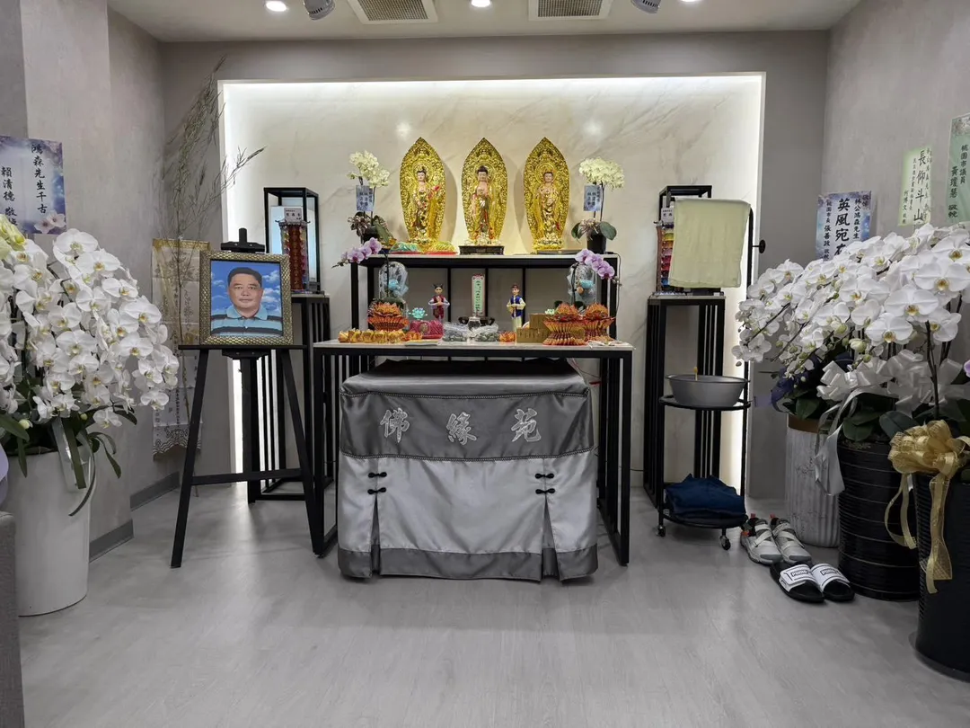 家屬決定依其遺願於10月22日舉行家奠禮後火化入塔，不對外公開。（圖／翻攝自臉書／龍福禮儀）