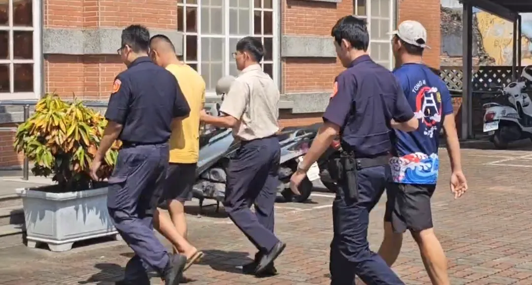 警方經過追查,於9日上午10時40分成功將陳姓、莊姓2名涉案男子緝獲到案,全案依毀損罪嫌進行偵辦。(圖/警方提供)