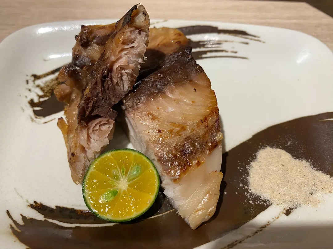 米麴將七星魽肉糖化,再用清酒醃漬,其味倍覺甘甜。(圖/黃宏輝提供)