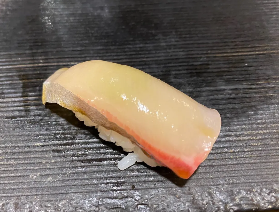生食白魽則可細嘗油香。(圖/黃宏輝提供)