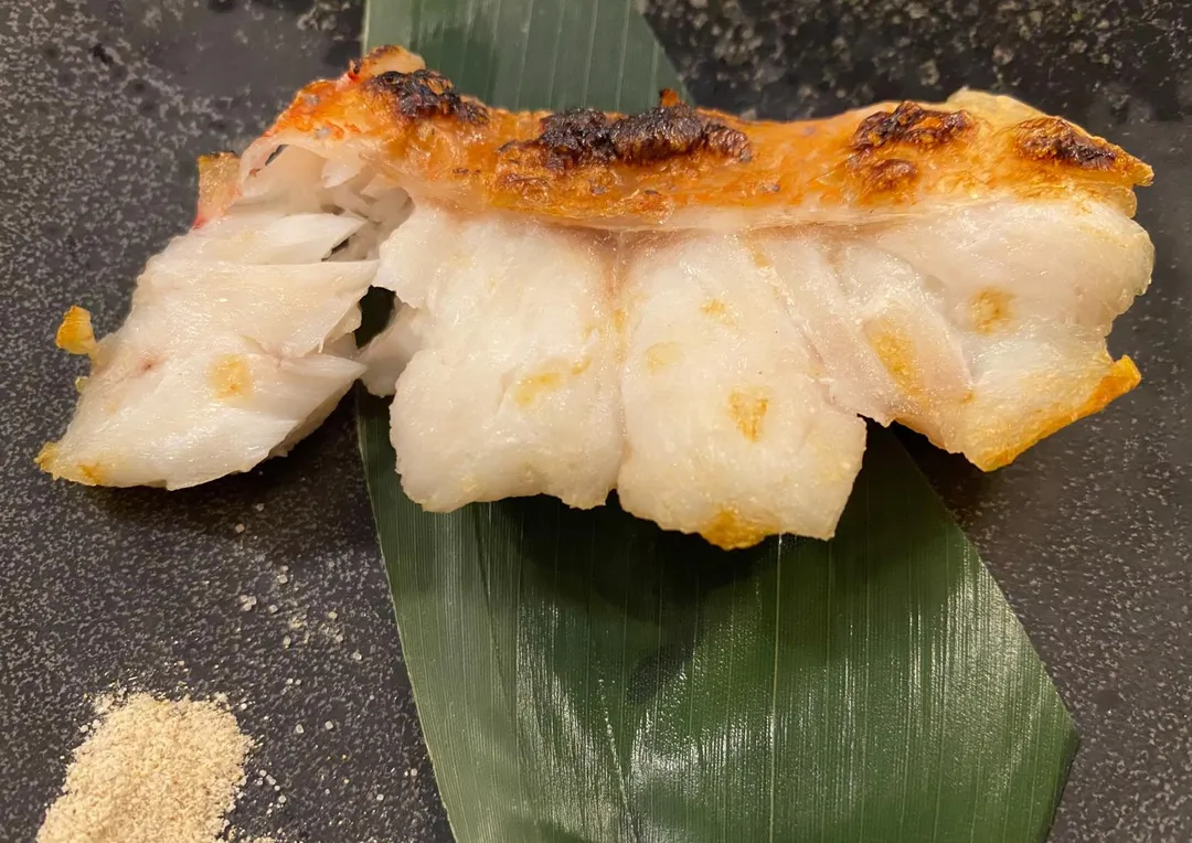手釣野生紅條魚肉油脂稍少,但口感正是道地台灣味。(圖/黃宏輝提供)