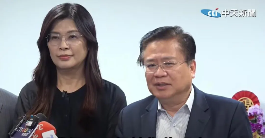 國民黨主席候選人之一鄭麗文今日拜會商總理事長許舒博。（圖／中天新聞）