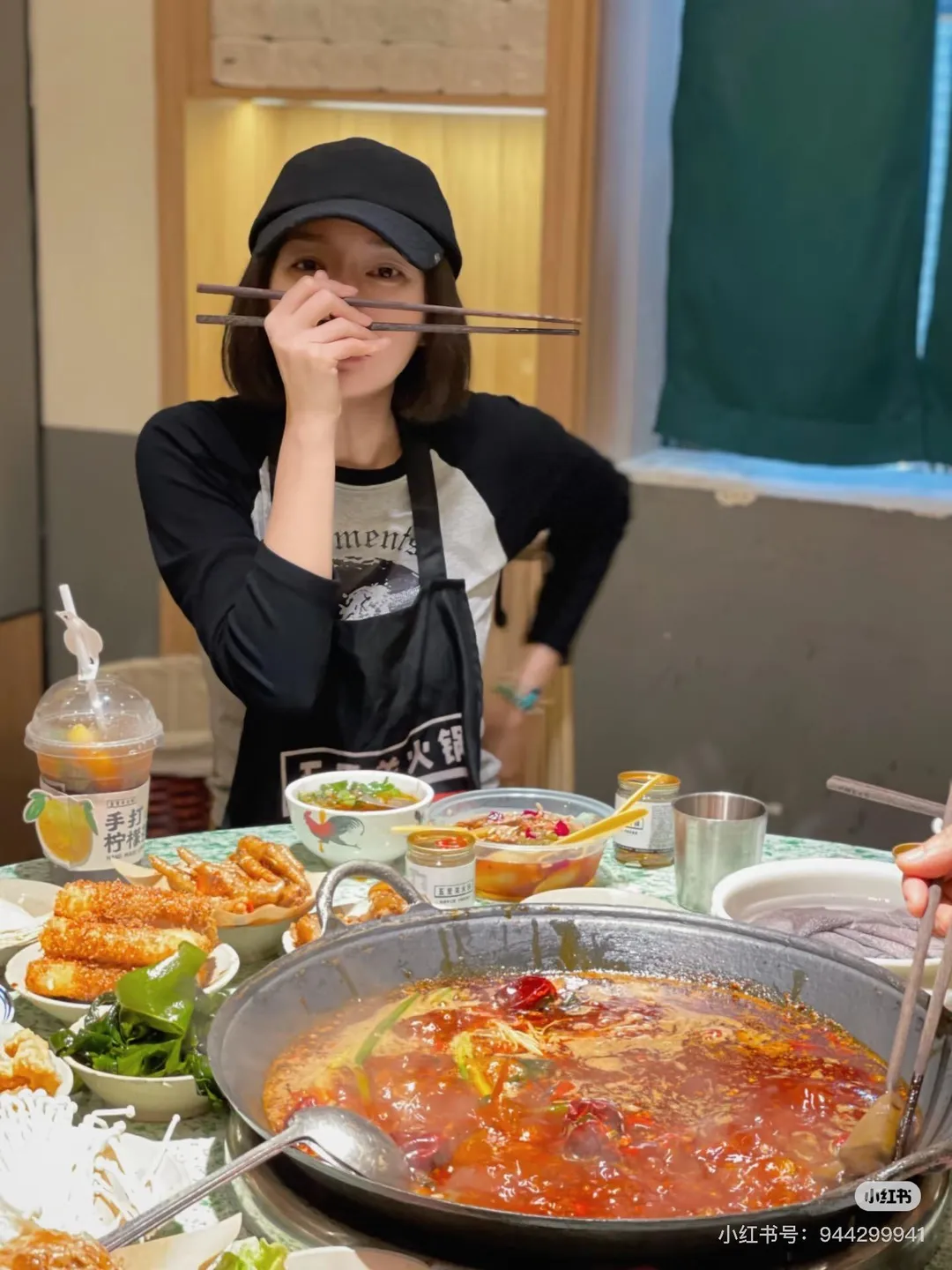 秦嵐強調不節食,採取少量多餐的方式,每餐保持七分飽,同時放慢進食速度。(圖/秦嵐@小紅書)