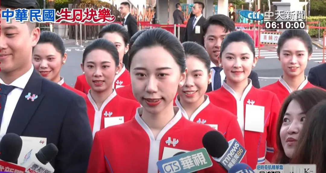 參與國慶大會的禮賓接待人員。(中天新聞)