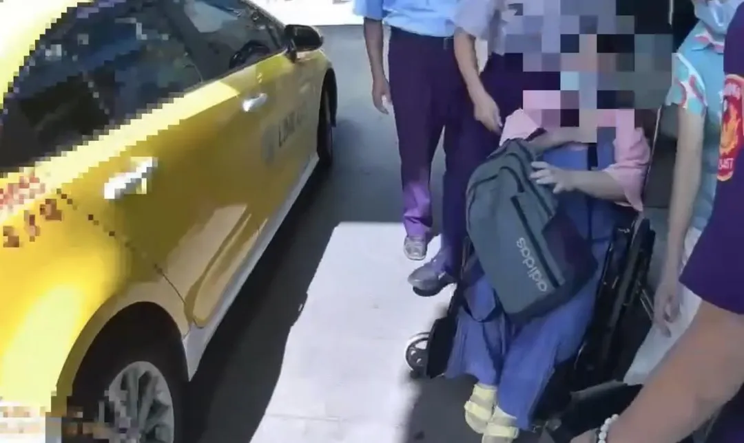 孕婦在員警協助下順利抵達醫院。（圖／翻攝畫面）