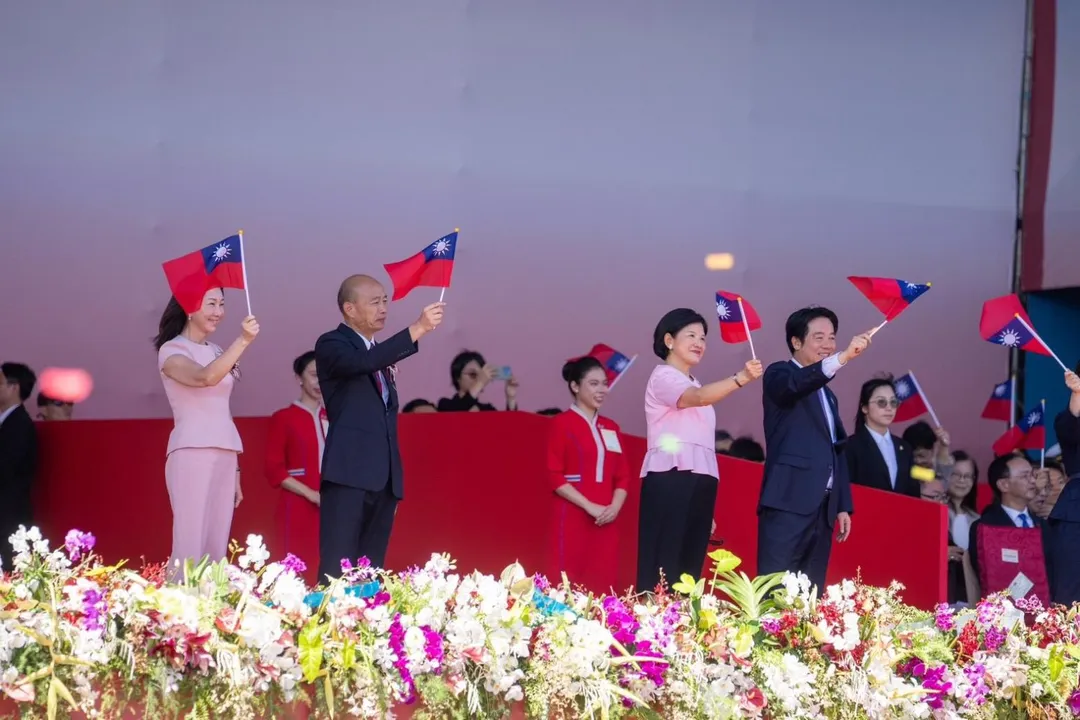中評社分析賴清德與韓國瑜在國慶日所發表的演說，同一個台灣，卻宛如處在平行時空（攝自韓國瑜臉書）