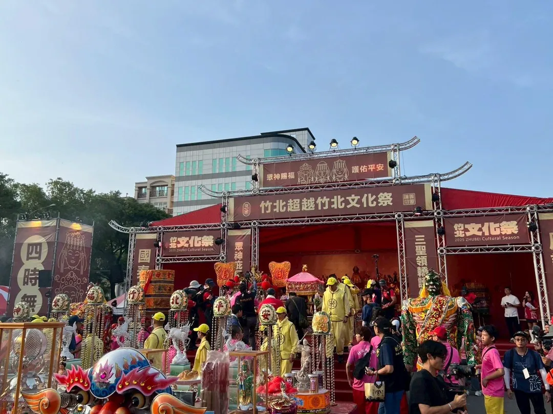 白沙屯拱天宮參與竹北超越竹北文化祭贊境賜福活動。（圖／翻攝自白沙屯拱天宮臉書）