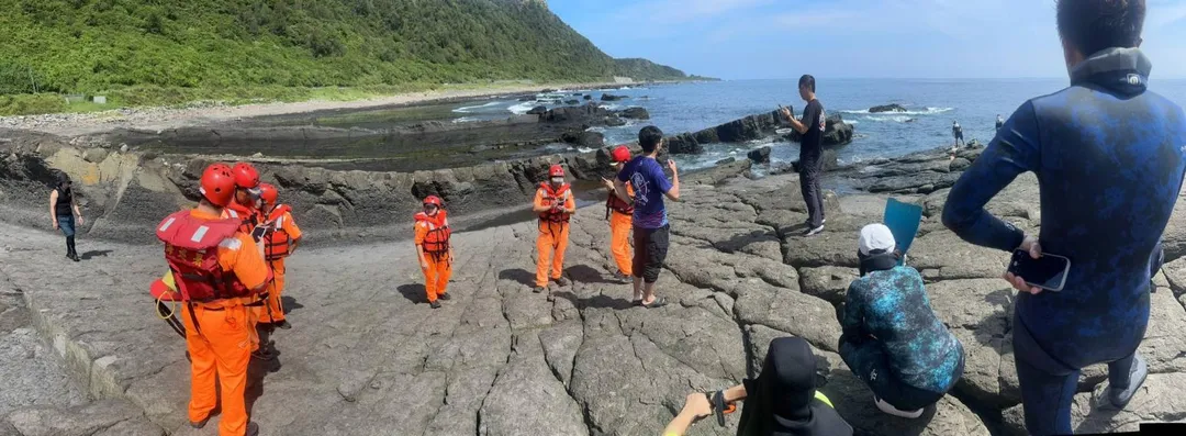 3名女性潛水客遲遲未上岸，消防局及海巡署人員前往救援。（圖／警方提供）