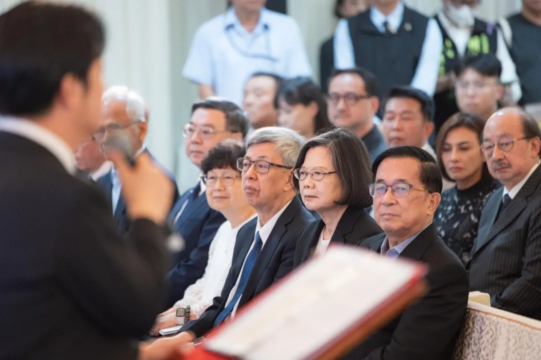 民進黨前、後任總統齊聚告別式。(圖/總統府)