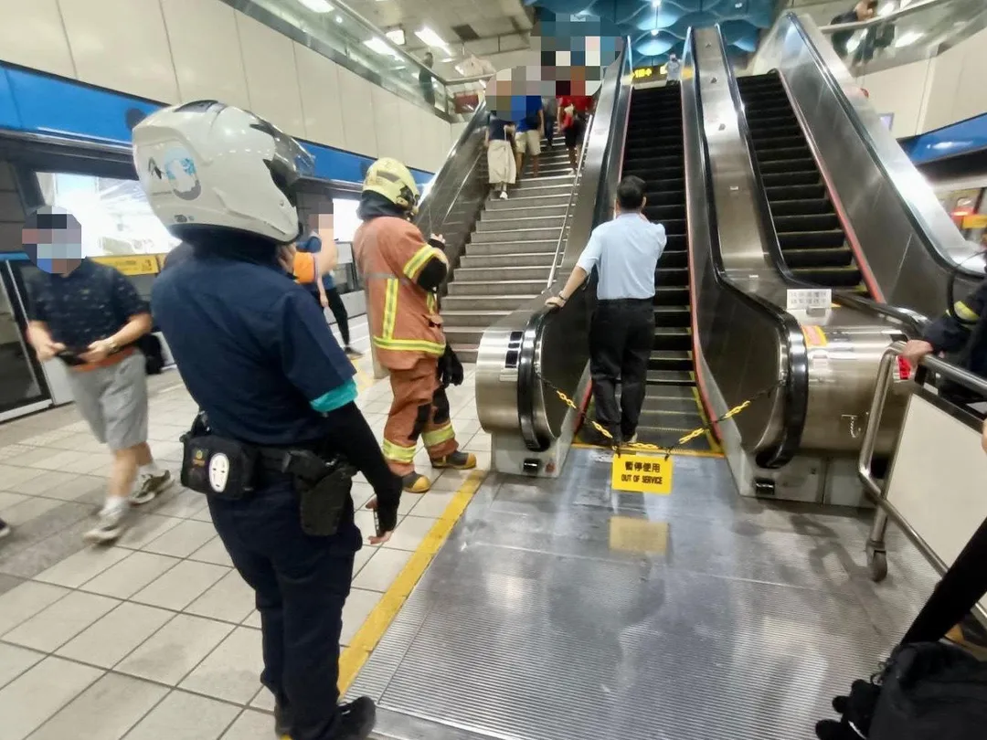 目前已先將該電扶梯關閉，暫停使用。（圖／消防局提供）