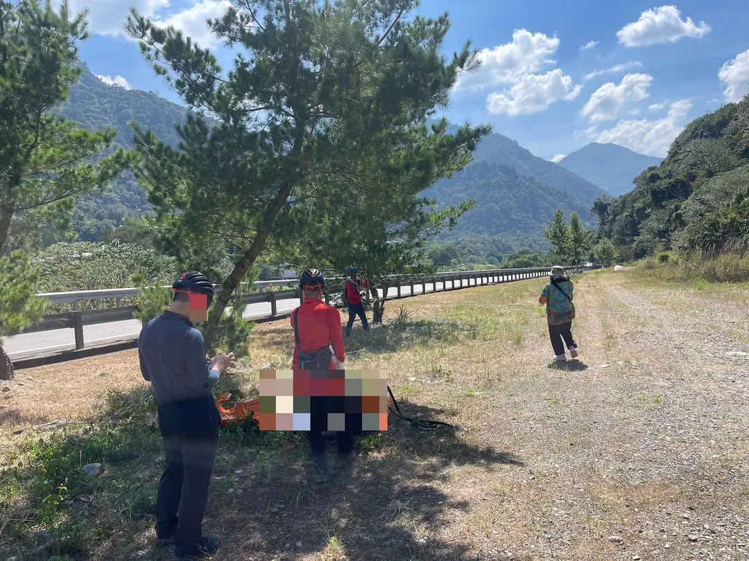 大體運送下山後經警方聯繫家屬指認，確認為失蹤的黃姓男子。（圖／警方提供）
