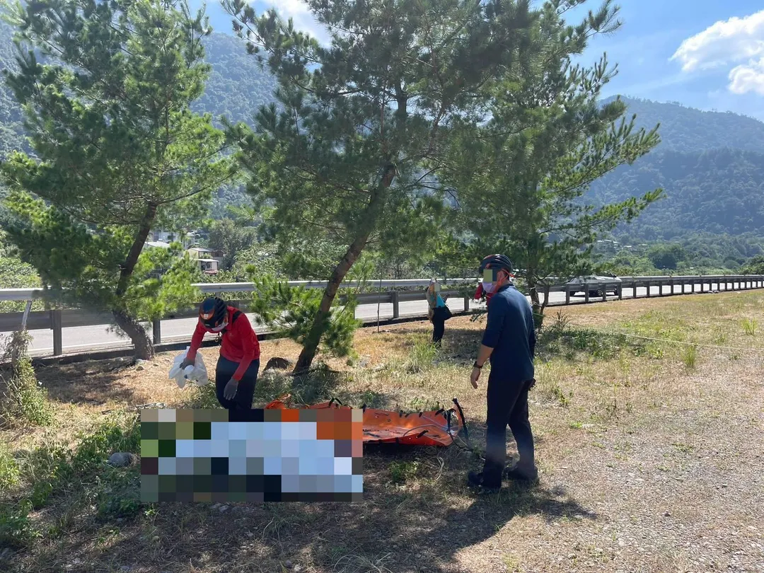 搜救人員今（11）日在東卯山東稜步道上發現失聯的黃姓男子，但已成為冰冷遺體。（圖／警方提供）