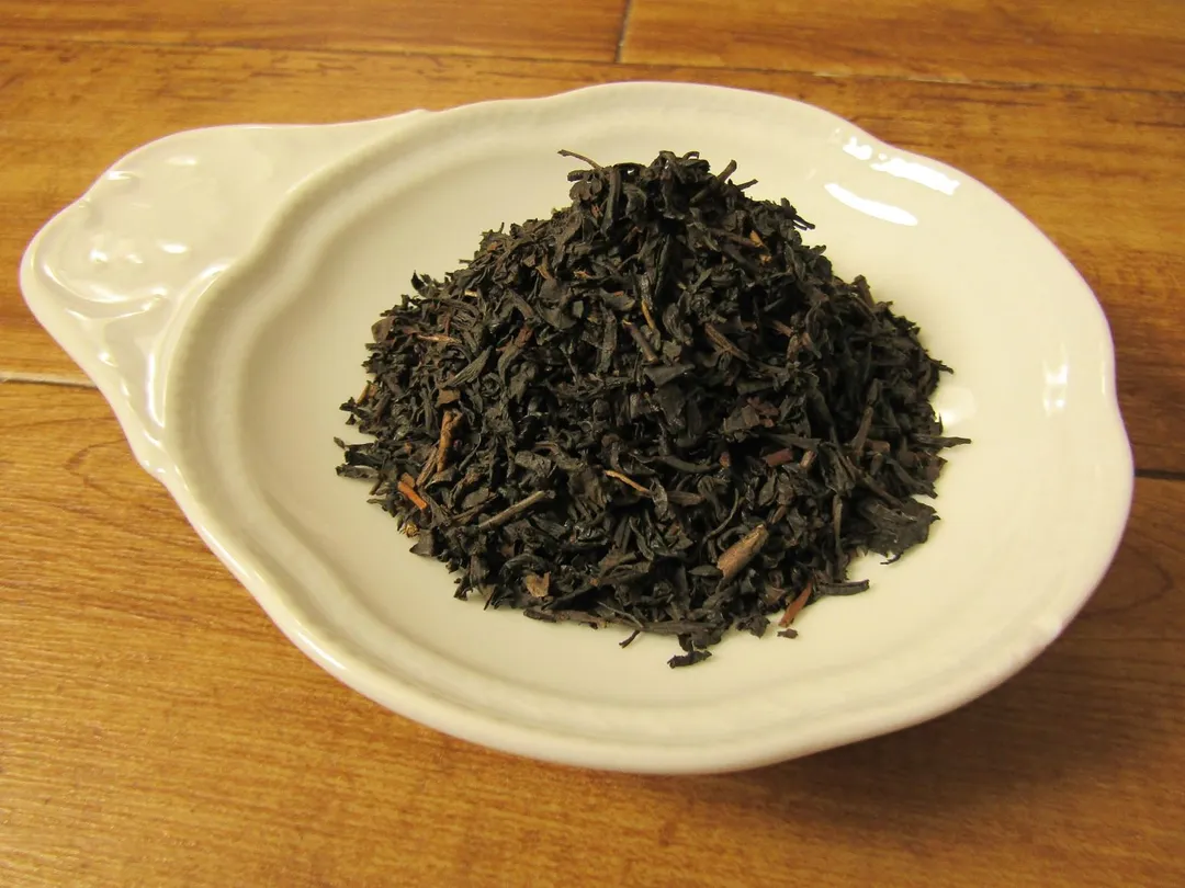 對於洛神花綠茶的製作方法，楊智雯表示，只需將洛神花與綠茶葉依照個人喜好的比例加在一起沖泡即可。（圖／Photo AC）