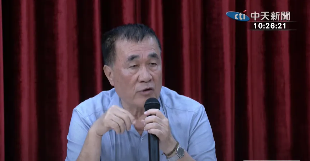 李四川表示,合約是跟新壽簽的,所以對口一定是新壽。(圖/中天新聞)