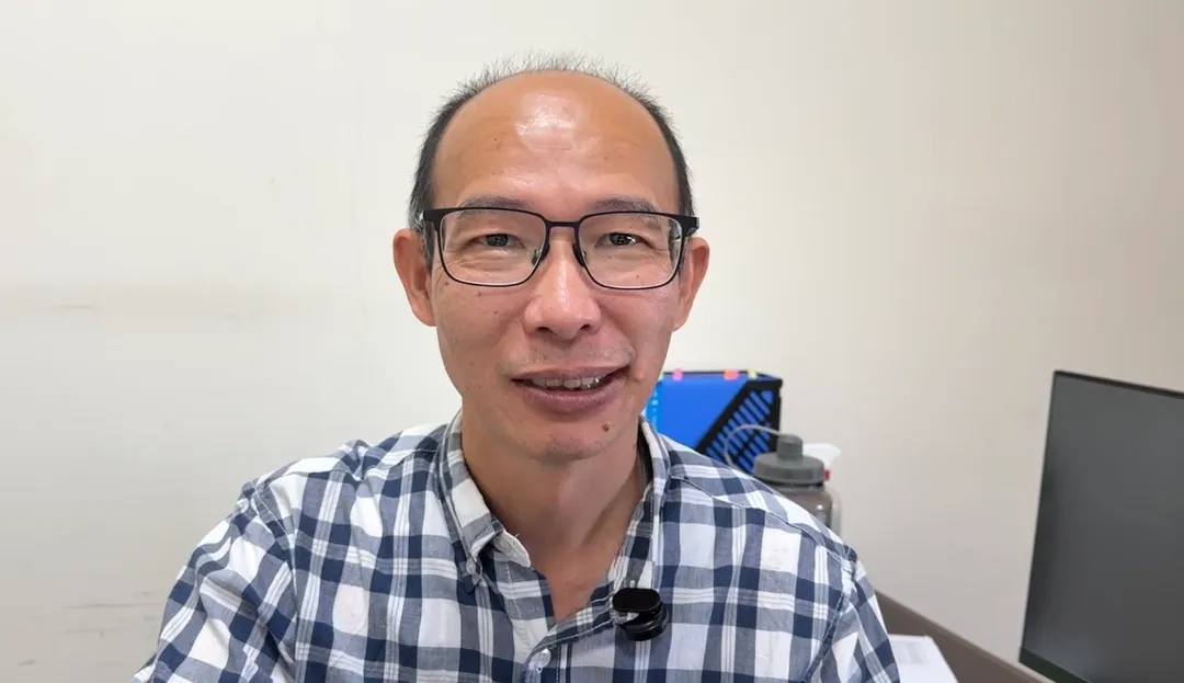 台東氣象站主任冉立群解釋，塵捲風的形成與近期花東縱谷持續高溫有關。（圖／中天新聞）