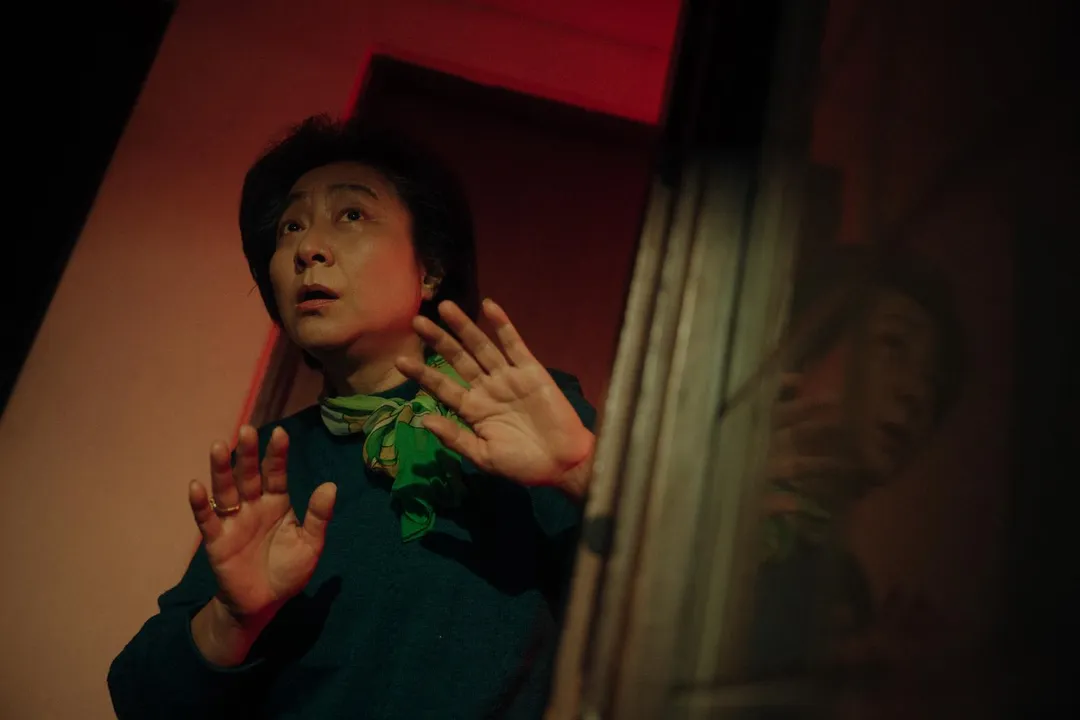 楊麗音這次在片中詮釋的「春妹阿婆」是一名失智長者。（圖／客委會、客家電視台 提供）