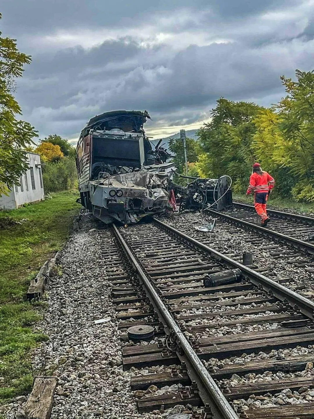 火車車頭已全毁。(圖/美聯社)