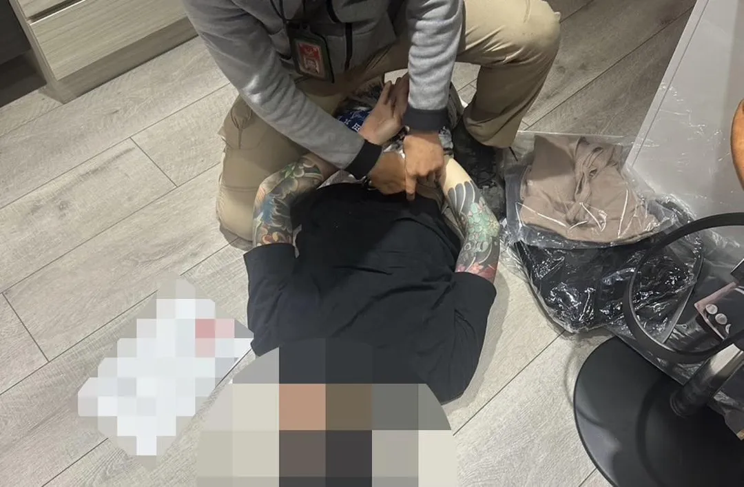 警方循線拘提逮捕涉案嫌犯。（圖／翻攝畫面）