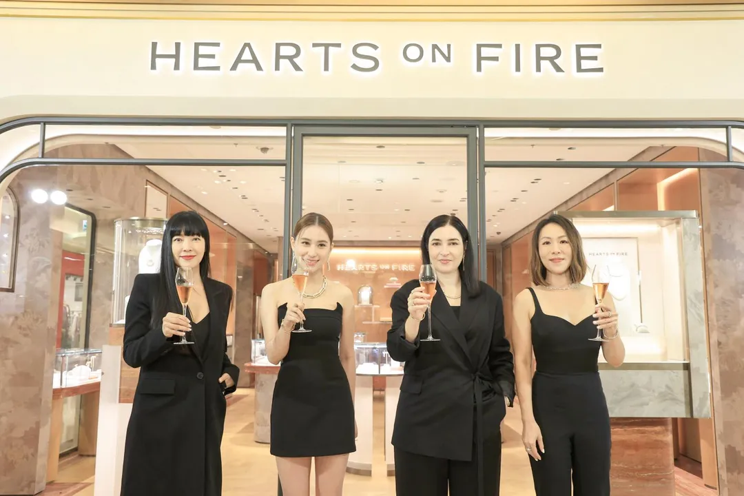 何超蓮（左2）透露此次來台期間希望能抽空造訪台南。（圖／Hearts On Fire提供）