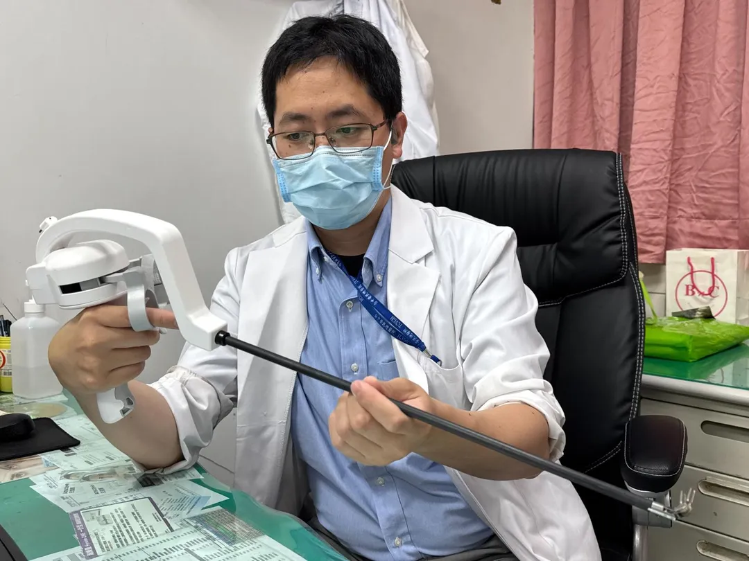 新型多關節微創手術能兼顧精密度與可負擔性，特別適合追求低風險、快速恢復的病患，為了照顧更多的患者。（圖／李綜合醫院提供）